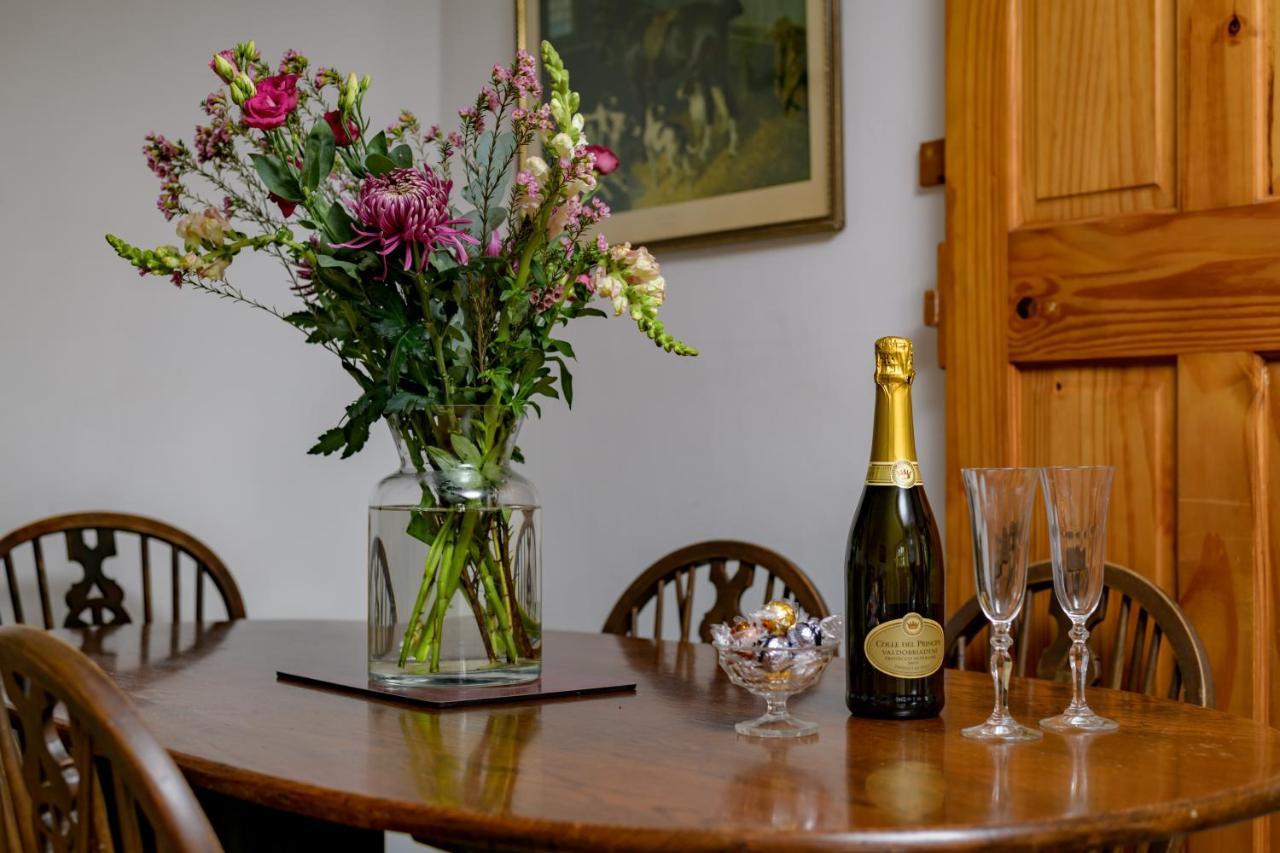 Luccombe Farm Holiday Cottages Milton Abbas Exterior photo