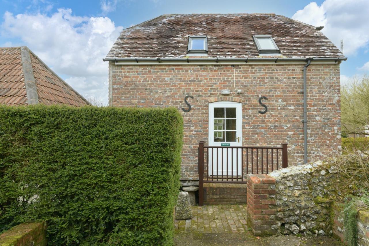 Luccombe Farm Holiday Cottages Milton Abbas Exterior photo